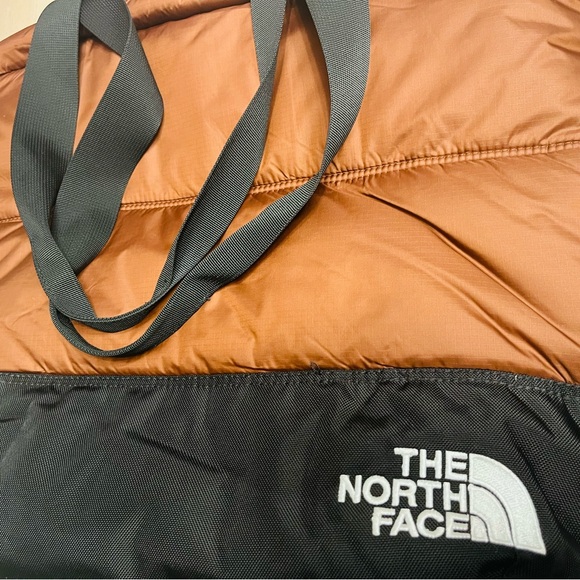 The North Face Nuptse Tote - Picture 5 of 8
